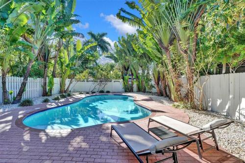 Beach House w/ Heated Pool in Hollywood, USA