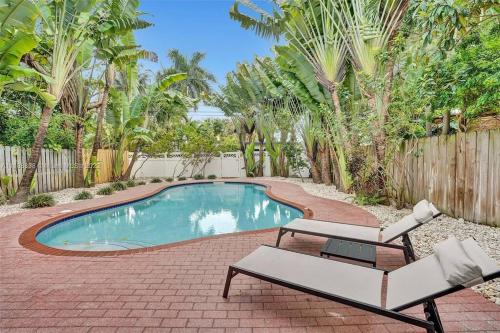 Beach House w/ Heated Pool in Hollywood, USA