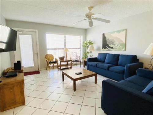 Saida IV Condos S4909 - main image