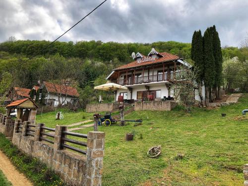 Villa Balconlux - Zavojsko jezero, Pirot