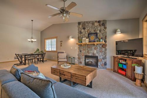 Modern Condo Comforts Near Town and Ski Trails! - image 19