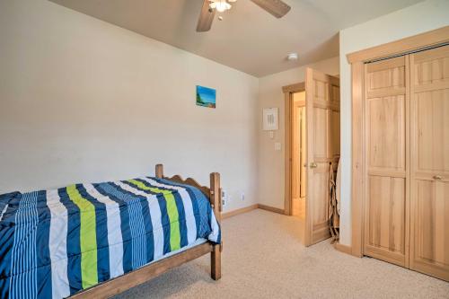 Modern Condo Comforts Near Town and Ski Trails! - image 33