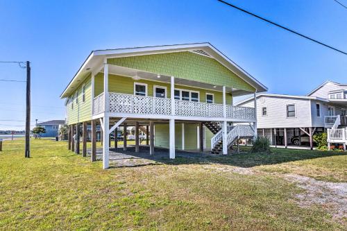 Quaint Sand Dollar Sandbar - Walk to Beach! in Topsail Beach, USA