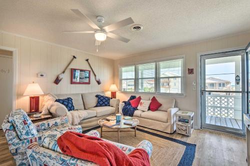 Quaint Sand Dollar Sandbar - Walk to Beach! in Topsail Beach, USA