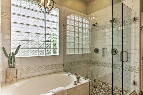Private Pool and Hot Tub Family Home in Phoenix! in Tramonto