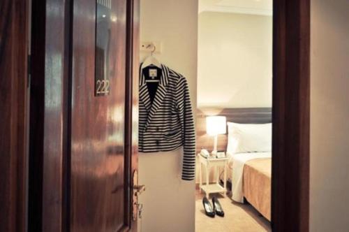 Standard Double or Twin Room image 2