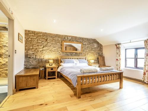 Exterior view, The Hayloft in Leigh South