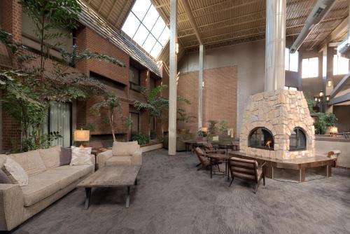 The Academy Hotel Colorado Springs - image 4