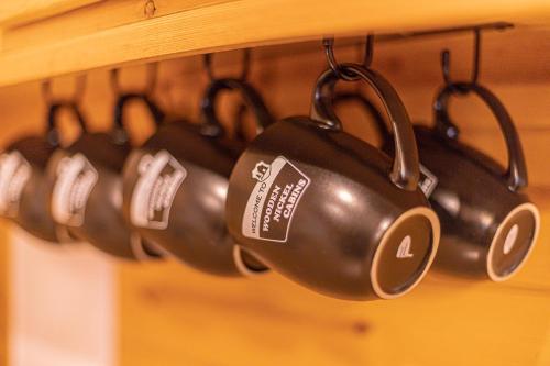 Cabin #4 The Wolves Den - Pet Friendly- Sleeps 6 - Playground & Game Room, Payson (Foto 8)