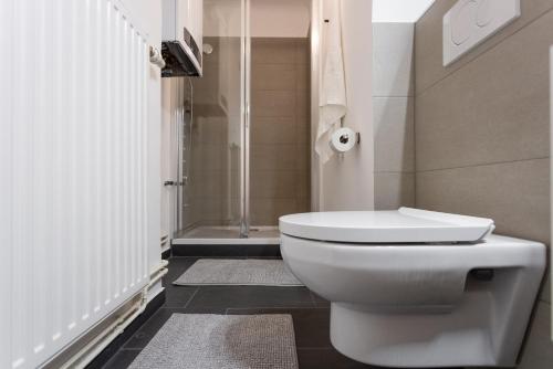 Chic 1-Bed Apt Walk to Historic Centre - image 14