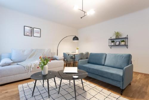 Chic 1-Bed Apt by Canal Walk to Historic Centre 2