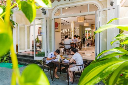 Hoi An Merrily De Art Hotel - 레스토랑