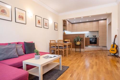 Spacious City Center 2BR for Friends & Families, Sofia (photo 4)