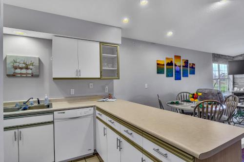Fairway Heights condo in Branson, USA