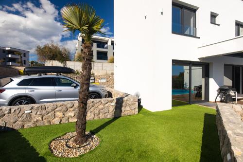 Three-Bedroom Villa room in Villa Nina-3 bedroom villa with a pool and hot tub