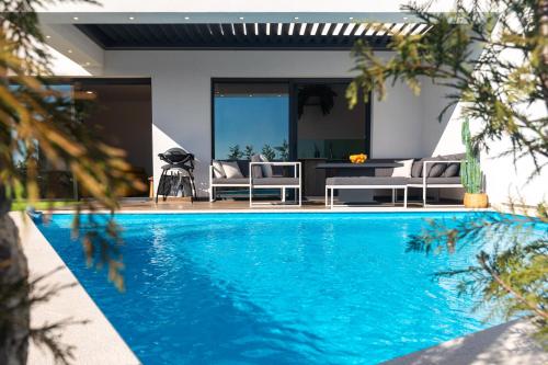 Three-Bedroom Villa image 5