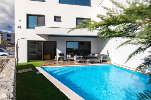 Three-Bedroom Villa image 3