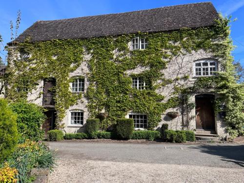 Accommodation in Hinton on the Green