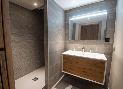 Luxueux appartement skis aux pieds, jacuzzi privatif