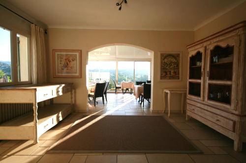 Hotel Marc-Hely - main image