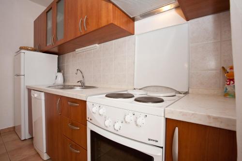 Apartments Glibo near the sea and town center! - image 4