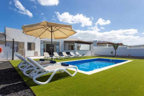  Luxury Villa Perla in Caleta De Fuste