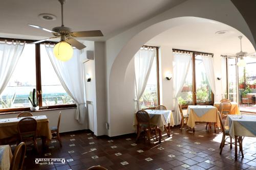 Restoran, Up Hotel in Naples