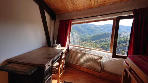 Gîte de Chapelèche Les Châtaigniers (Gite de Chapeleche Les Chataigniers) in Gluiras