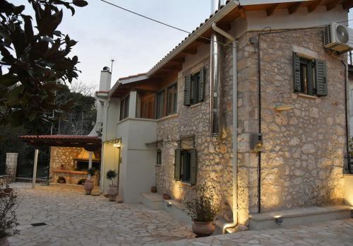 La casa di Bella a tradional stone house with barbecue