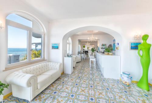 Hotel La Madonnina - image 2