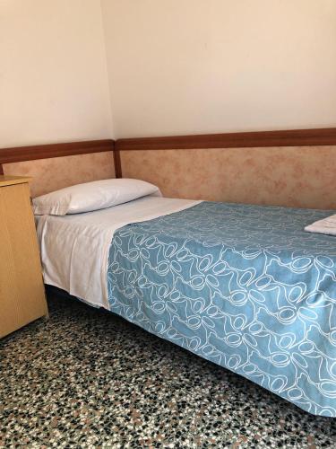 1 twin bed
