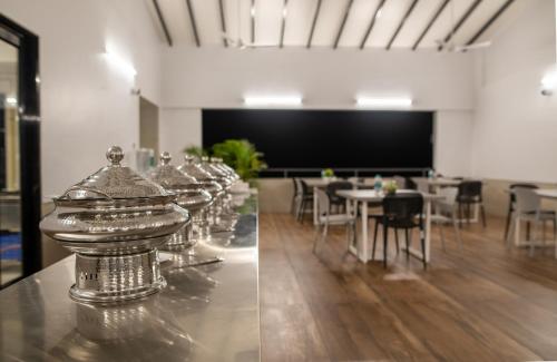 Restaurant, The Green Estate Resort in Matori