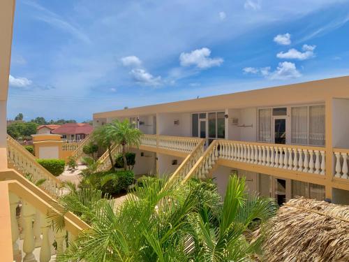 숙소 외관, Montana Eco Resort Aruba in 노르트
