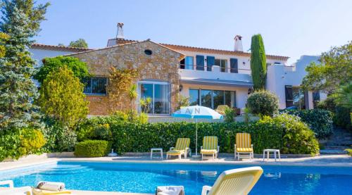 VILLA LIMO Fréjus Spacieuse Piscine gîte à louer Golf Valescure