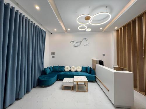 Standard Family Room image 3