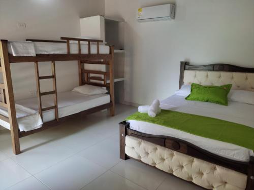 1 double bed, 2 twin beds