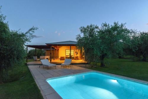 Swimming pool, Posada Verde Oliva in Maipu