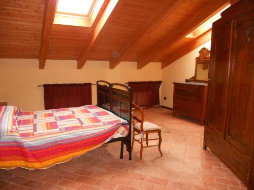 2 bedrooms, 4 beds