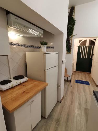 Küche, Happy Reception Private Room Hostel in Lissabon