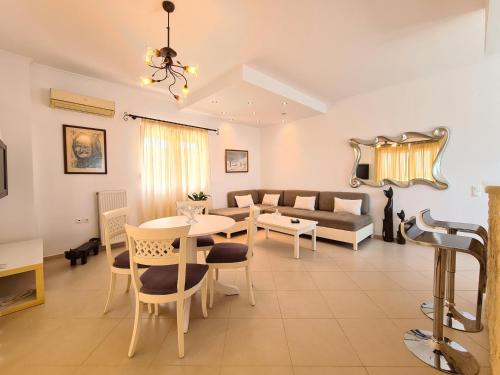 NN Comfy House gîte à louer Angirovólion Kastellíou