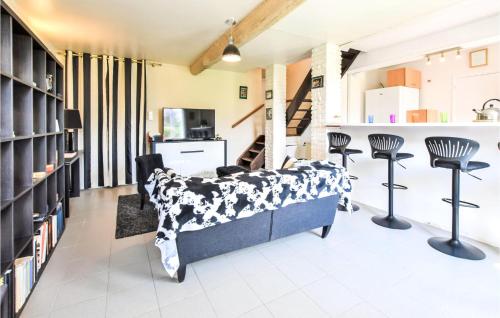 Pet Friendly Home In Le Mesnil-esnard With Wifi