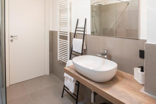 2 bedrooms, 3 beds