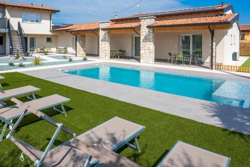 2 bedrooms, 3 beds