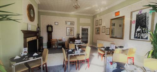 Restaurant, Serenity Guest House in Scarborough