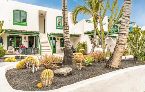  Nice home in Puerto del Carmen - Tí with Outdoor swimming pool, WiFi and 3 Bedrooms in Los Pocillos