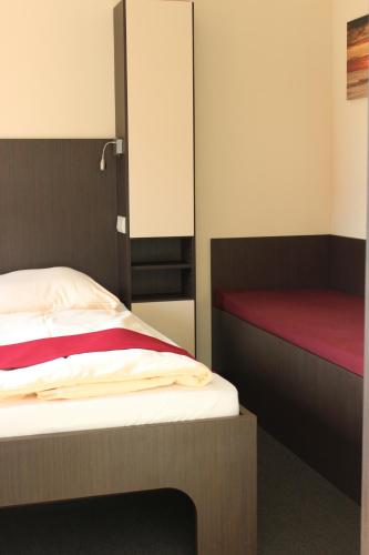 1 twin bed