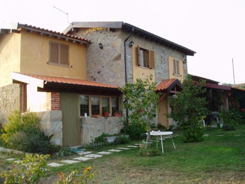 3 bedrooms, 4 beds
