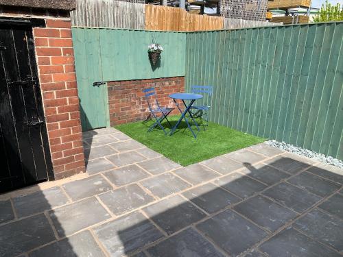 Garten, Laura Ashley cosy inner terrace in Barnsley