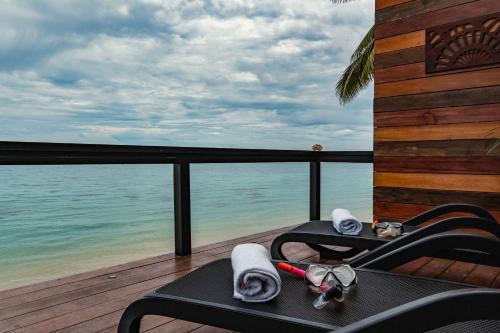 ชายหาด, Take-A-Break Islander on the Beach Villa - Vaimaanga in ไวมาอังกา