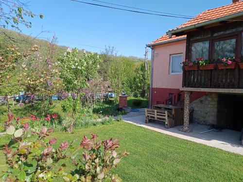 Kuca Jablansko Polje in Lipovica